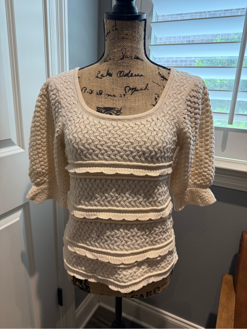 Vero Moda Cream Textured Scoop-Neck Short Sleeve Sweater - NWOT